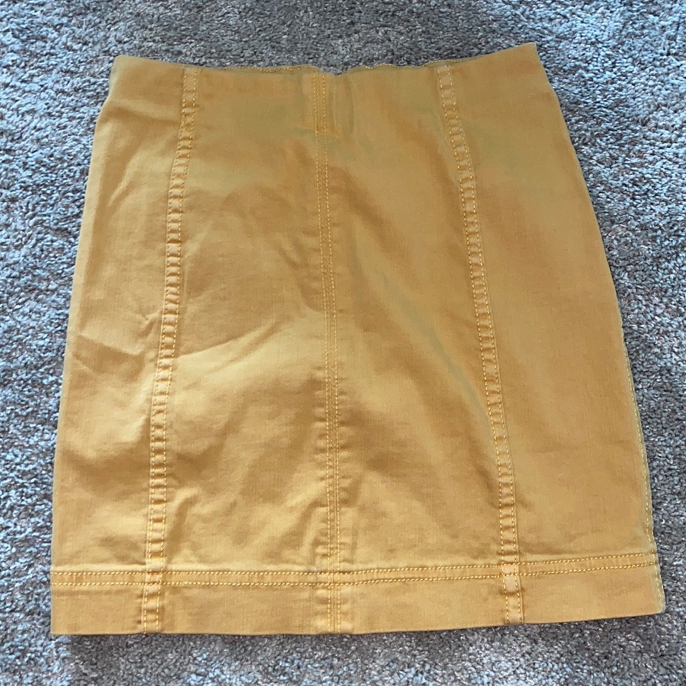 Yellow mini skirt